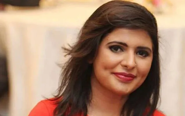 İmran Xanın avtomobili pakistanlı jurnalisti vurdu - -FOTO