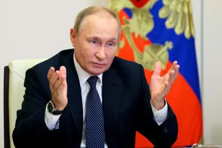 "Hər şeyi razılaşdıra bilmədik, bəzi məsələləri sənəddən silməli olduq" - Putin