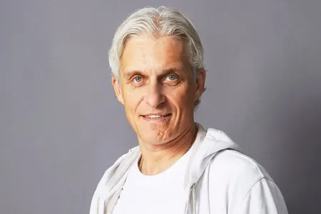 Oleq Tinkov Rusiya vətəndaşlığından imtina etdi