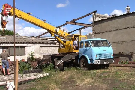 Bakıda özünü doğrayaraq öldürən şəxs kran sürücüsü imiş