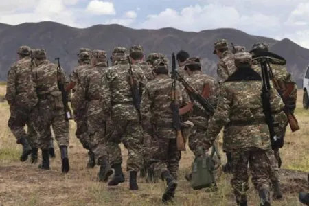 Ermənistanda daha 10 zabitə cinayət işi açıldı