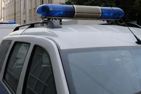 Kişi arvadını doğrayıb qalıqlarını eyvandan çölə səpələdi