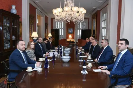 Azərbaycan və Ermənistan XİN başçılarının görüşü başlayıb