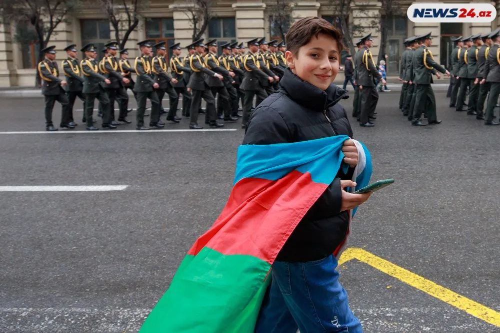 Zəfər Günündə Bakıdan - FOTOREPORTAJ