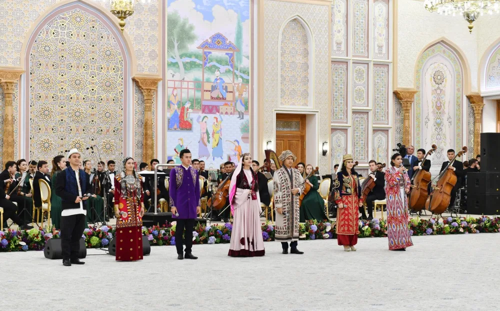 Birinci xanım Səmərqənddə təşkil olunan naharda iştirak etdi
