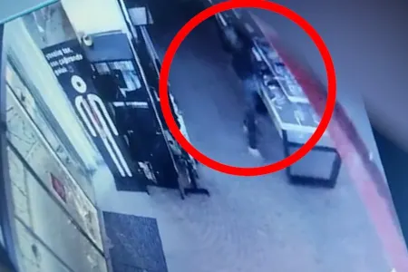Bakıda 13 ədəd "İphone" oğurlandı - VİDEO