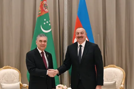 İlham Əliyev Qurbanqulu Berdiməhəmmədovla görüşdü