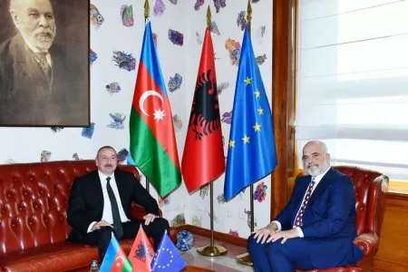 İlham Əliyev Edi Rama ilə təkbətək görüşdü - FOTO