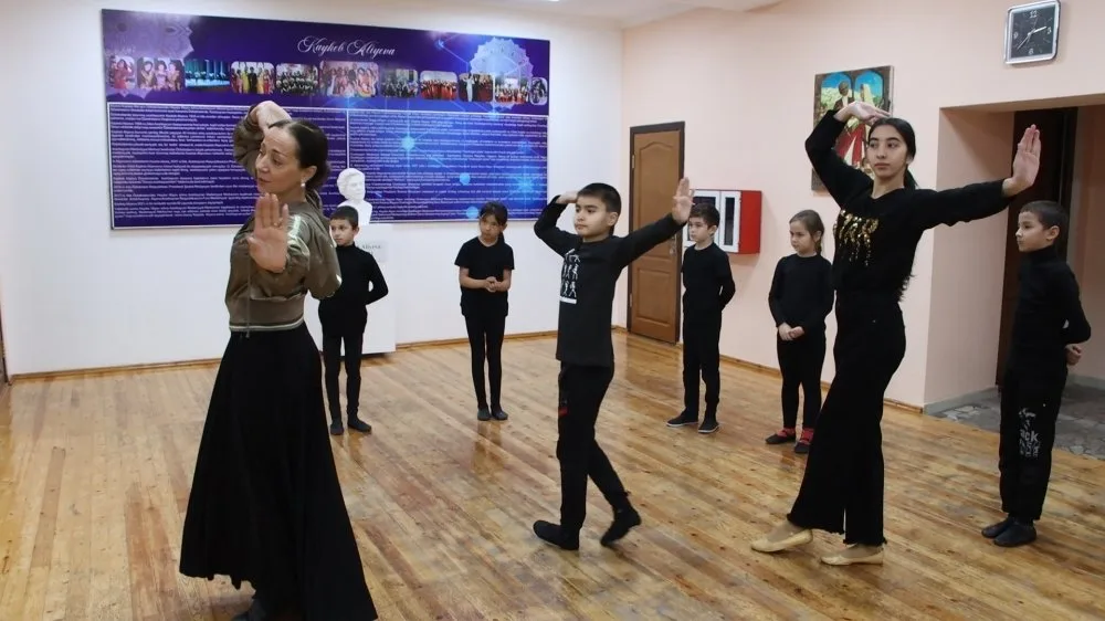 Özbəkistanda milli rəqslərimizə dair ustad dərslərinə start verildi- - VİDEO
