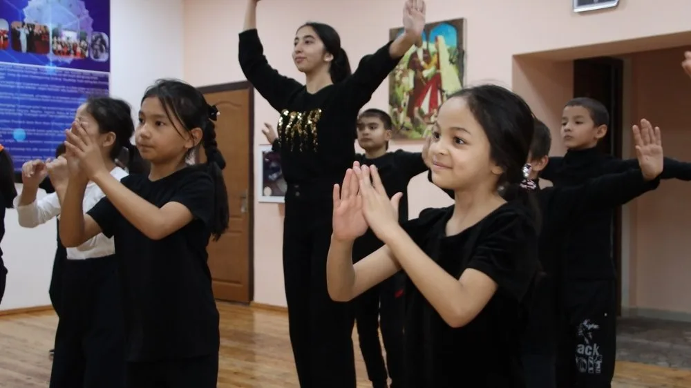 Özbəkistanda milli rəqslərimizə dair ustad dərslərinə start verildi- - VİDEO