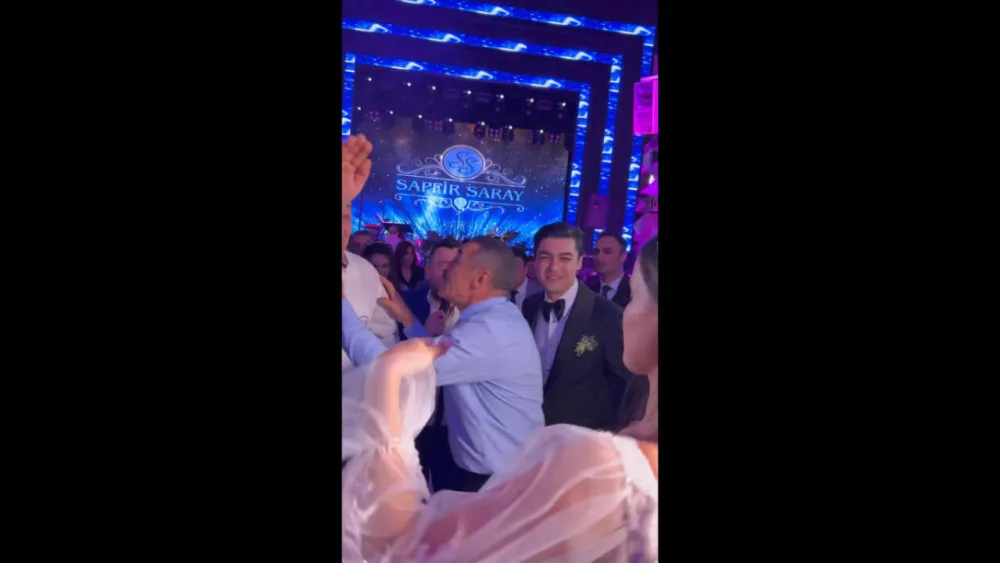 Səsli-küylü toyu olan şəxs - BU MƏŞHURUN YAXIN QOHUMU ÇIXDI - FOTO