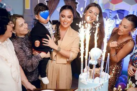 Məşhur aparıcı oğluna AD GÜNÜ keçirdi, amma ÜZÜNÜ GİZLƏTDİ: - Xalq artisti məclisə gəldi - FOTO