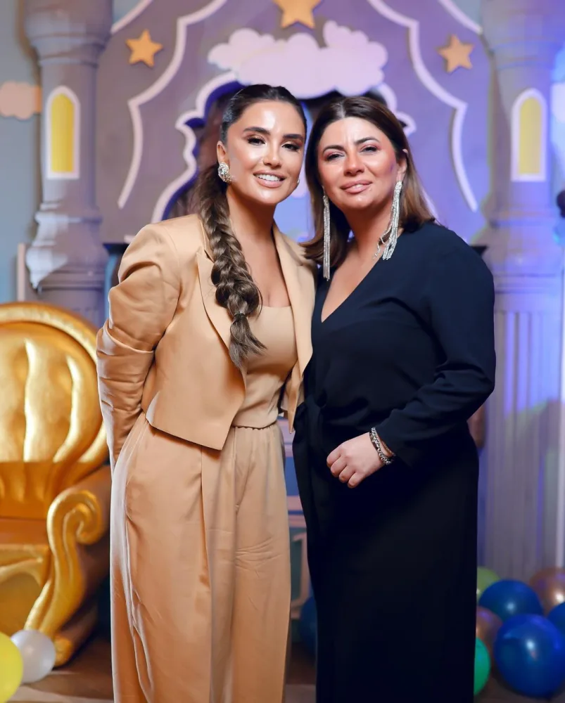 Məşhur aparıcı oğluna AD GÜNÜ keçirdi, amma ÜZÜNÜ GİZLƏTDİ: - Xalq artisti məclisə gəldi - FOTO