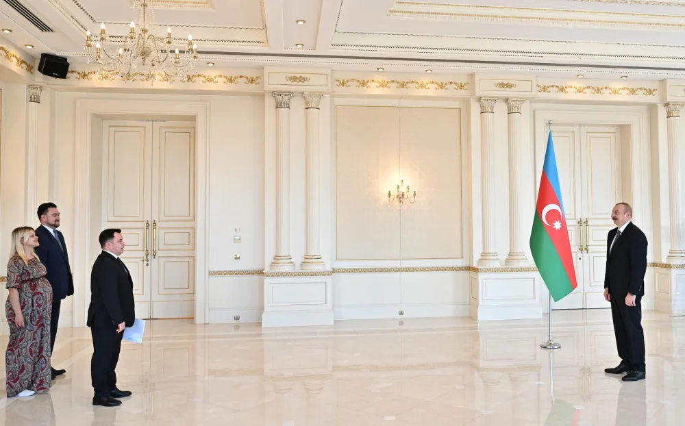 İlham Əliyev Aleksandr Esaulenkonun etimadnaməsini qəbul etdi - YENİLƏNİB