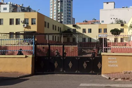 12 yaşlı qız sinif yoldaşını bıçaqlayıb öldürdü: - Türkiyədə məktəbdə DƏHŞƏT