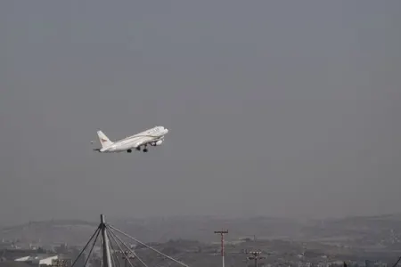 İngiltərəyə uçan təyyarədə bomba təhlükəsi