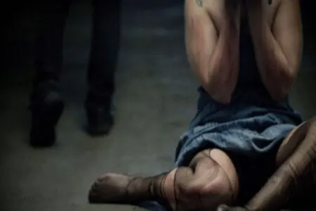 Azərbaycanda DƏHŞƏT: 15 yaşlı qızı oteldə zorladılar