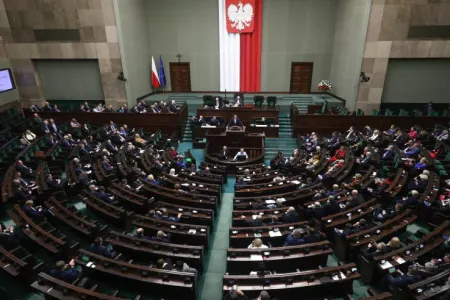 Polşa Rusiyanı terrorçu ölkə kimi tanıdı: 231 deputat səs verdi