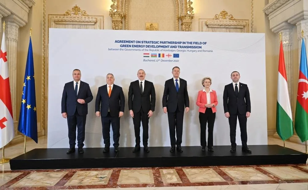 İlham Əliyev Buxarestdə yaşıl enerji ilə bağlı iclasda çıxış etdi - YENİLƏNDİ-3