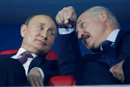 Putin tələb etdi, Lukaşenko seçim etdi: Minsk - müharibəyə qoşulacaqmı?