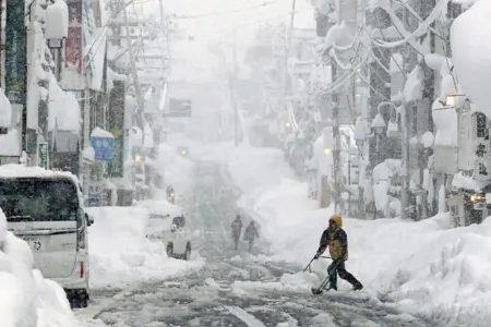 Yaponiyada qar faciə törətdi: 3 ölü, 23 yaralı