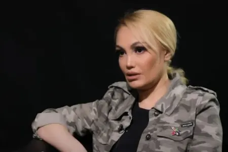Nura Suri: “Cavan qızla evlənən yaşlı adamlar pedofildir” - VİDEO