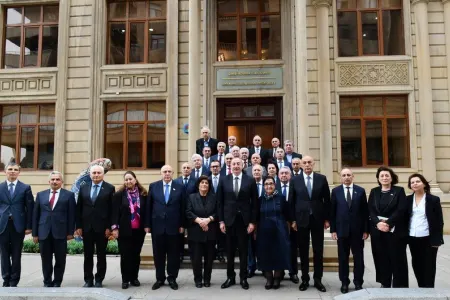 İlham Əliyev Qərbi Azərbaycan İcmasının binasında- FOTOLAR- - YENİLƏNDİ