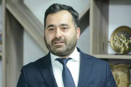 Adil Qeybulla Bəxtiyar Hacıyevi müayinə etdi