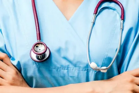 Baş həkim vətəndaşdan rüşvət alarkən - YAXALANDI - FOTO