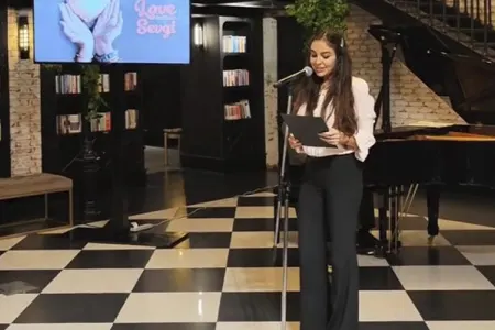 Leyla Əliyeva şeir səsləndirdi - Video