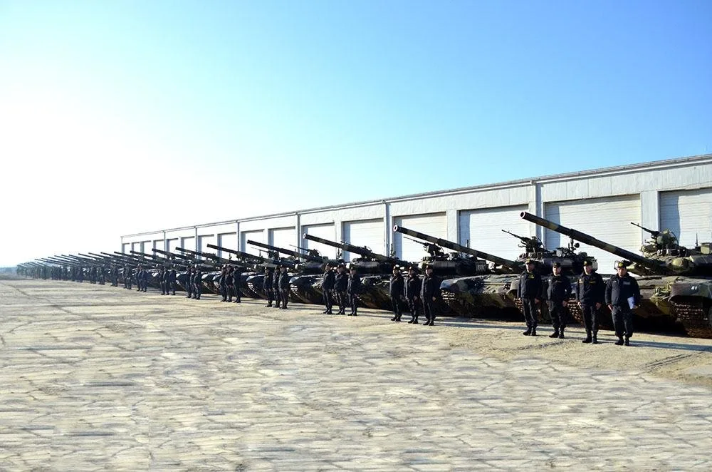 Zakir Həsənov tank və artilleriya hərbi hissələrində oldu - Foto