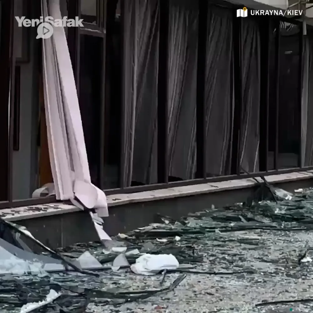Rusiya Kiyevdə oteli belə vurdu - ANBAAN VİDEO/FOTOLAR