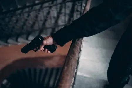 Birinci sinif şagirdi müəllimini - güllələdi