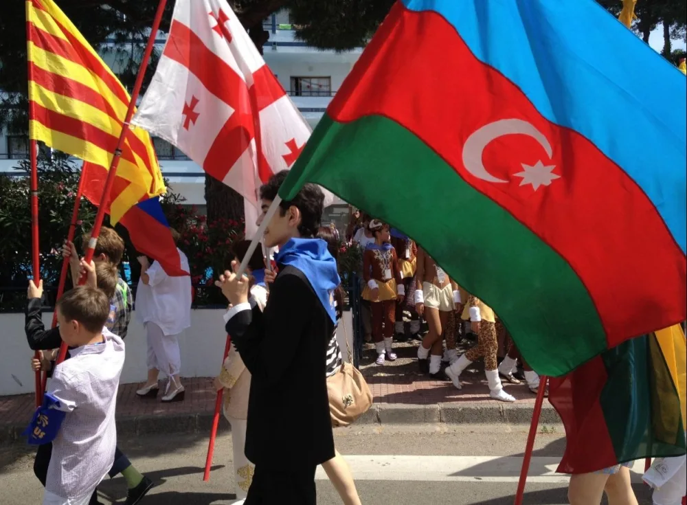 Azərbaycanlı ifaçı İngiltərədə vokal studiyası açdı