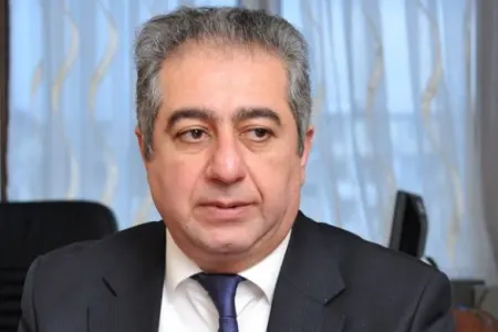 Qubad İbadoğlu partiyasını buraxdı