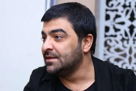“Qadın paltarında atılıb düşməyə ehtiyac yoxdur”