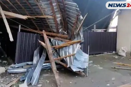 Xaçmazda qorxulu anlar - Binanın damı uçdu