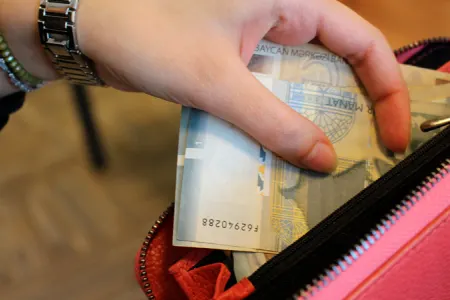 Azərbaycanda kimlərin maaşı nə qədər artdı? - SİYAHI