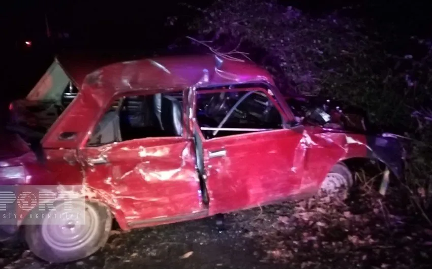 Oğuzda avtomobil ağaca çırpılıb, xəsarət alanlar var