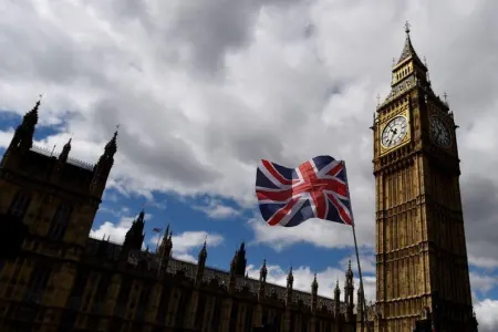 Britaniya Tehrandakı səfirini geri çağırıb