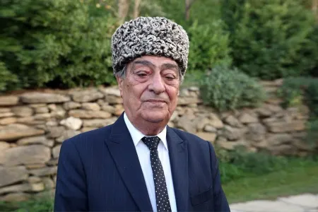 "Bakıda damlar qır idi, biz rayonlular onlara şifer vurmağı öyrətdik" - Rəşid doktor Bəhrama QƏZƏBLƏNDİ