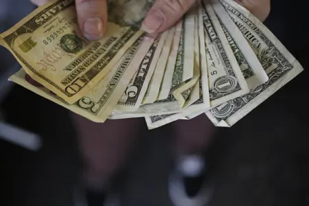 Bakıda fəhlənin ŞOK ƏMƏLLƏRİ – İki qadına bir gecə üçün 900 dollar verdi