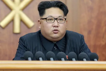 Kim Çen İn həddən artıq spirtli içki qəbul edir