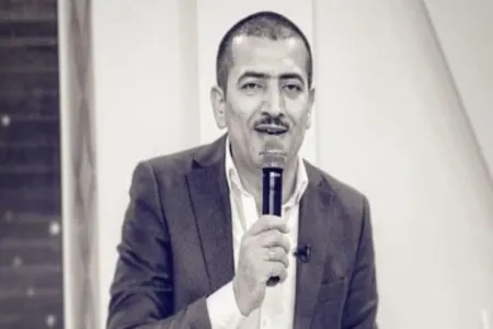 Ələkbər Yasamallı qəbiristanlıqdan - FOTO PAYLAŞDI
