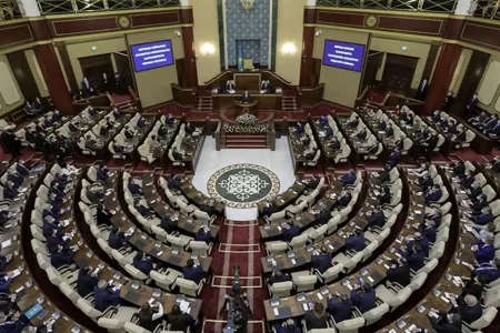 Deputat Rusiyaya dəstək verdiyi üçün partiyadan - QOVULDU
