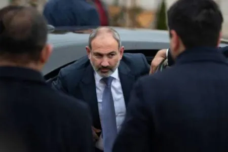 Paşinyan qadınları patrul xidmətinə daha aktiv cəlb etməyə çağırıb