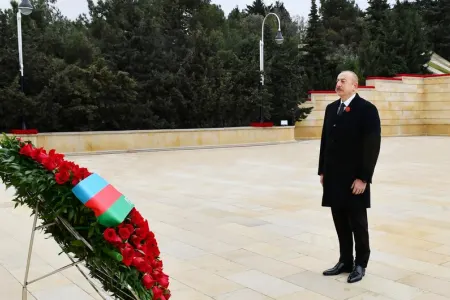 Prezident Şəhidlər xiyabanını ziyarət etdi