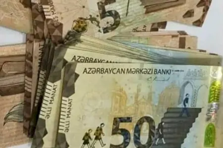 Xalası qızının pulunu və telefonunu oğurladı