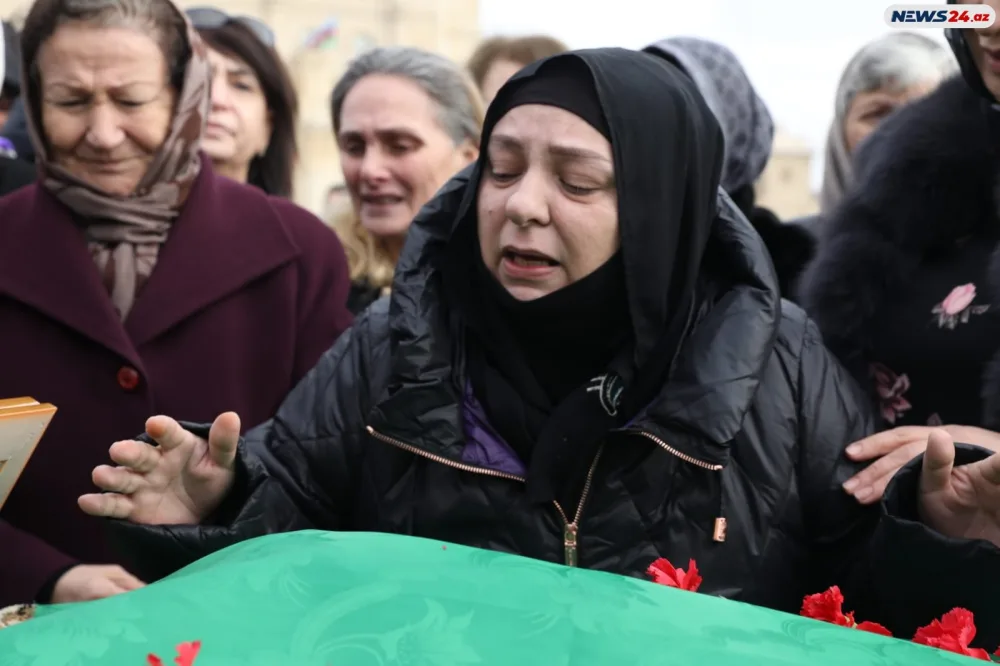 "Övladının gözünə baxa bilmirik" - "Deyir, xala nə süprizdir, hamınız gəlirsiniz?...."