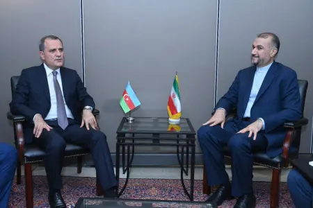 Azərbaycan və İran XİN rəhbərləri görüşüblər